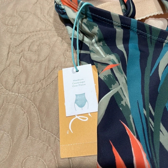 Cute Swimsuit - Picture 6 of 10